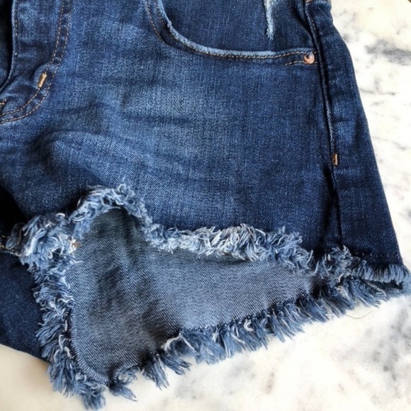 NWOT H&M Distressed Hugh Wasted Jean Shorts - Picture 3 of 6